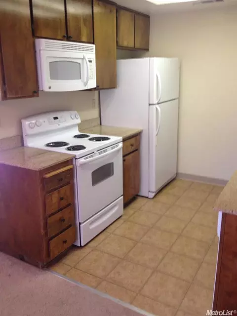 473 Cherry Ln #J, Manteca, CA 95337 photo 7