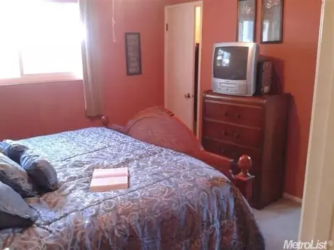 655 Helen Ct, Manteca, CA 95336 photo 9