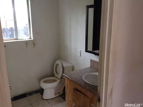 315 J St, Modesto, CA 95351 photo 7
