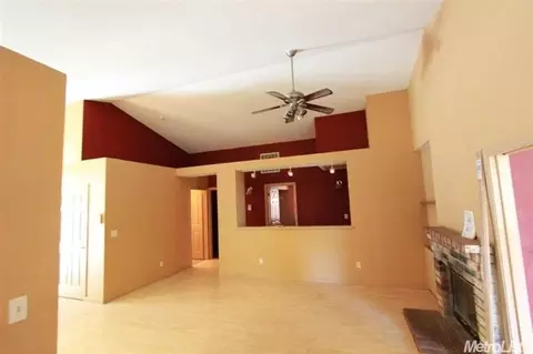 1609 Brookshire Ct, Modesto, CA 95358 photo 4