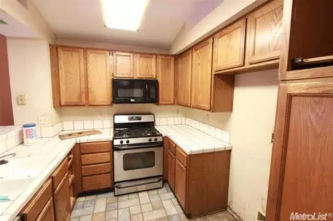 1609 Brookshire Ct, Modesto, CA 95358 photo 7