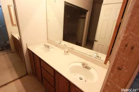 1609 Brookshire Ct, Modesto, CA 95358 photo 12