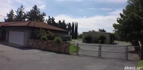 17655 Kennison, Lodi, CA 95240 photo 3