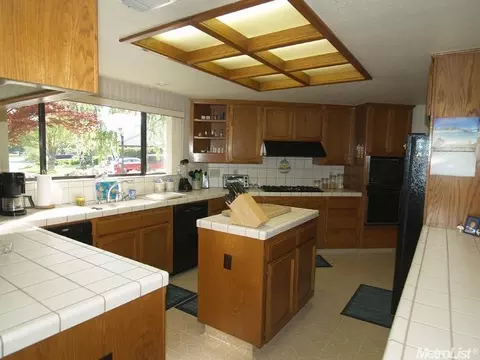2512 Van Derk Cir, Modesto, CA 95356 photo 9