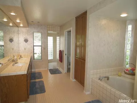 2512 Van Derk Cir, Modesto, CA 95356 photo 18