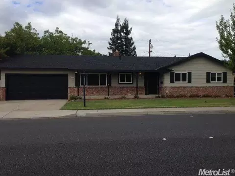 2021 Scenic Dr, Modesto, CA 95355 photo 1