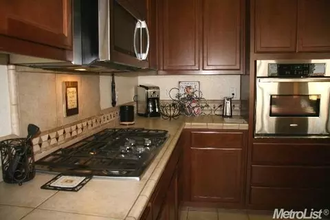 1087 Nello Way, Manteca, CA 95337 photo 5
