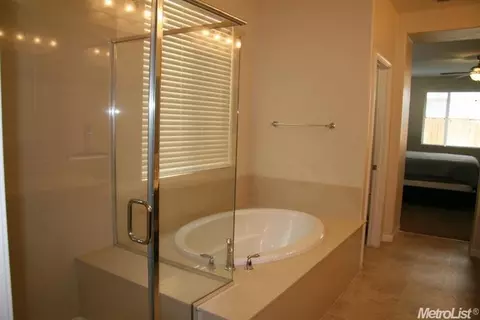 1087 Nello Way, Manteca, CA 95337 photo 15