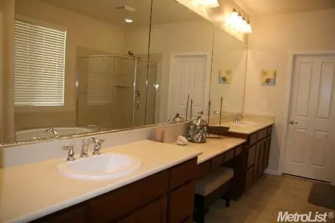 1087 Nello Way, Manteca, CA 95337 photo 12