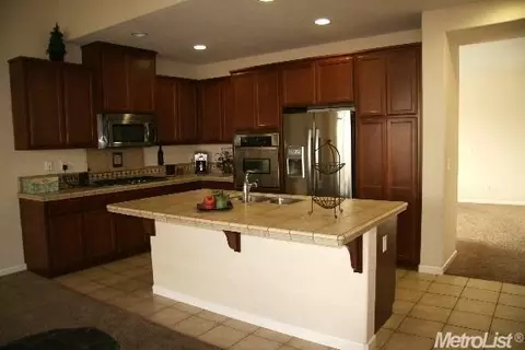 1087 Nello Way, Manteca, CA 95337 photo 3