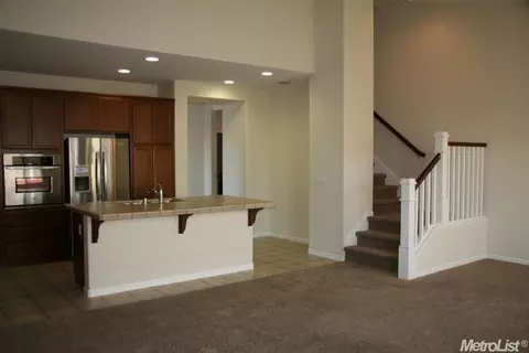 1087 Nello Way, Manteca, CA 95337 photo 7