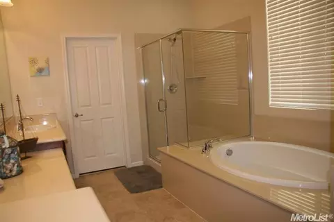 1087 Nello Way, Manteca, CA 95337 photo 13