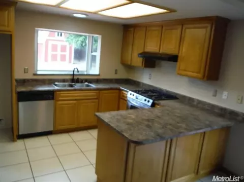 5663 Sparas St, Loomis, CA 95650 photo 4