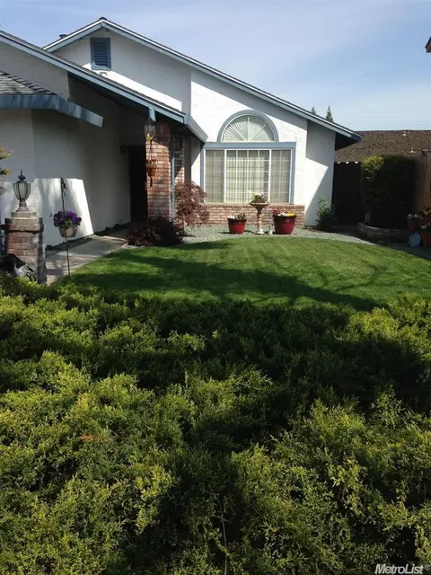 305 Cassidy Ct, Modesto, CA 95356 photo 2