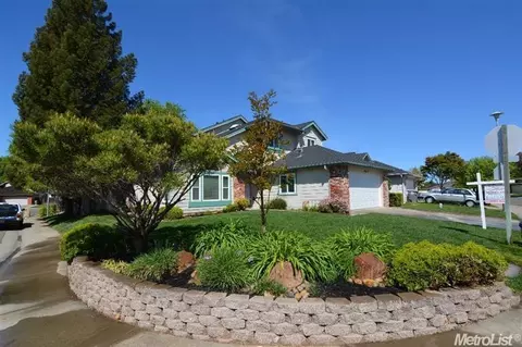9434 Soaring Oaks Dr, Elk Grove, CA 95758 photo 2