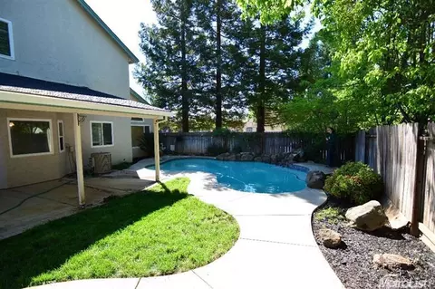 9434 Soaring Oaks Dr, Elk Grove, CA 95758 photo 6
