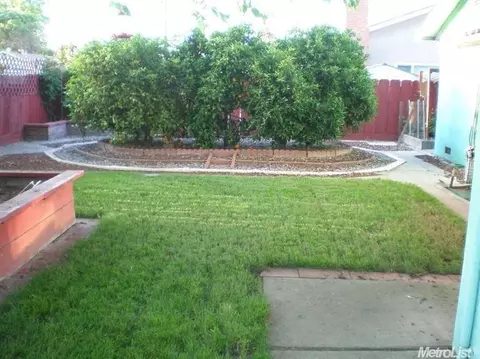 2105 Xavier Ave, Turlock, CA 95382 photo 2
