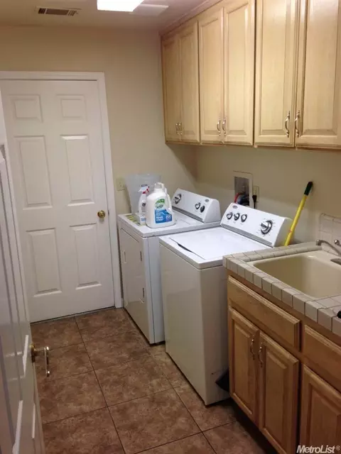 2712 Lake Front Ct, Modesto, CA 95355 photo 8