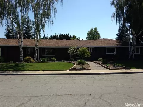 1630 Smith Dr, Turlock, CA 95382 photo 2