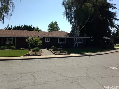 1630 Smith Dr, Turlock, CA 95382 photo 3
