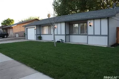 1014 1st St, Galt, CA 95632 photo 1