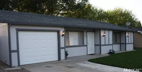 1014 1st St, Galt, CA 95632 photo 2