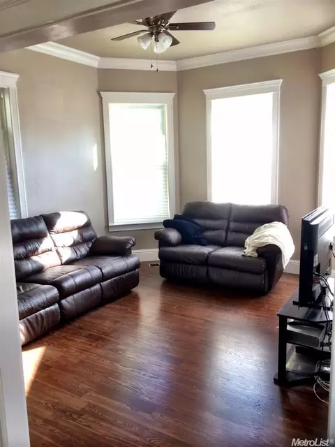 1319 P St, Newman, CA 95360 photo 2