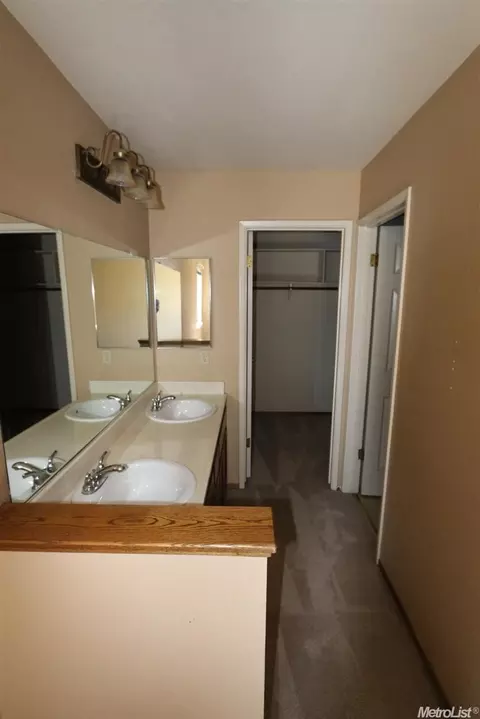 2100 Walnut Haven Dr, Modesto, CA 95355 photo 7