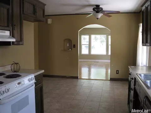 661 N N Cres, Lodi, CA 95240 photo 3