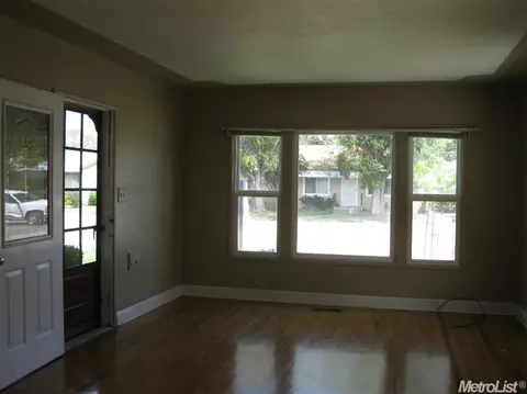 661 N N Cres, Lodi, CA 95240 photo 5