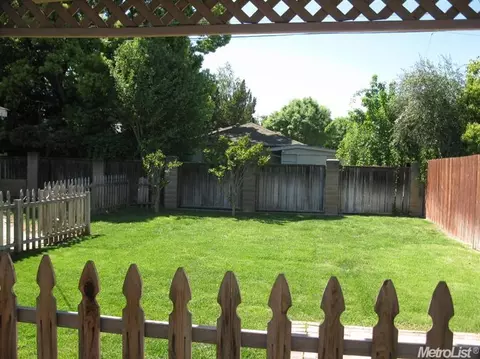 661 N N Cres, Lodi, CA 95240 photo 9