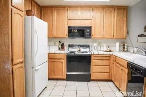 1614 Arnell Pl, Manteca, CA 95337 photo 4