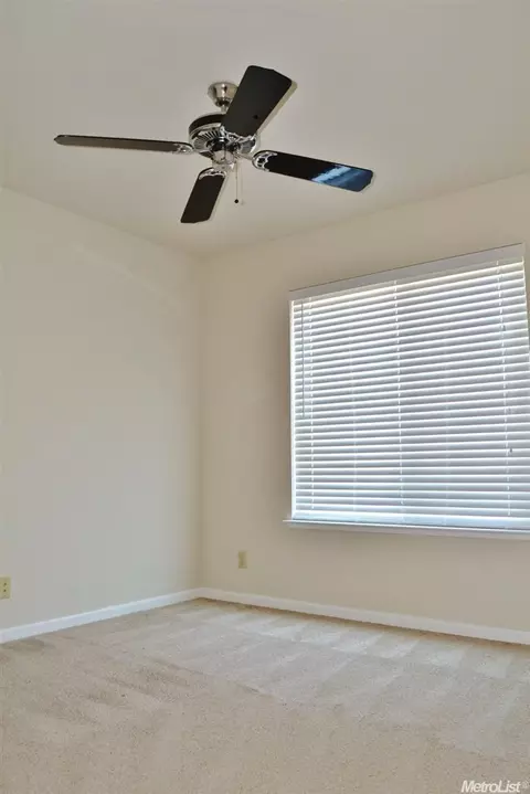 3821 Chedworth Ln, Modesto, CA 95355 photo 9