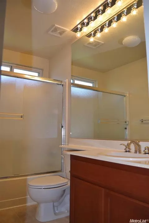 3821 Chedworth Ln, Modesto, CA 95355 photo 8