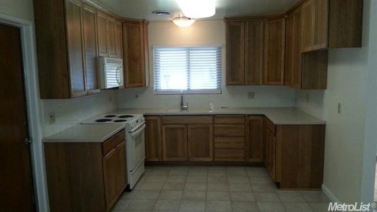 1136 El Vecino Ave, Modesto, CA 95350 photo 7