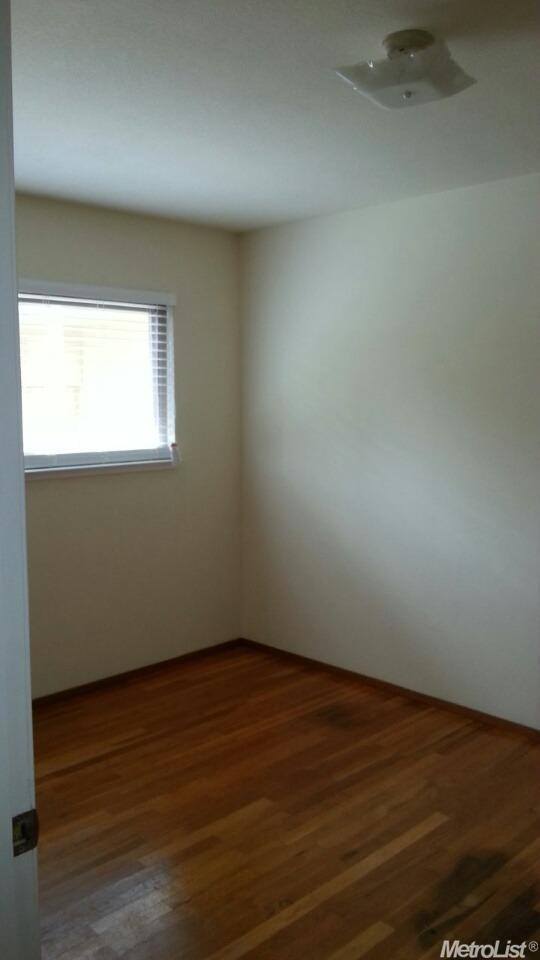 1136 El Vecino Ave, Modesto, CA 95350 photo 2