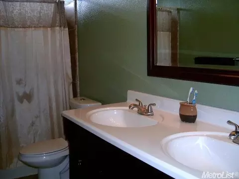 452 Red Robin Dr, Patterson, CA 95363 photo 17