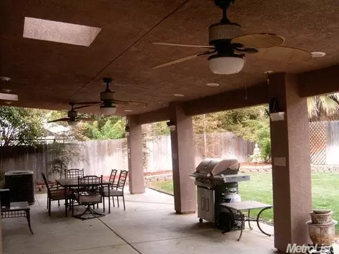 452 Red Robin Dr, Patterson, CA 95363 photo 23
