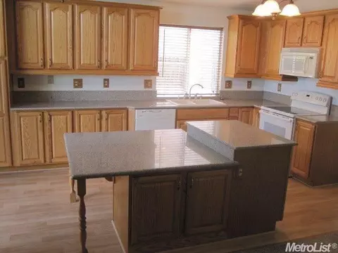 1715 Lavelle Smith Dr, Tracy, CA 95376 photo 2