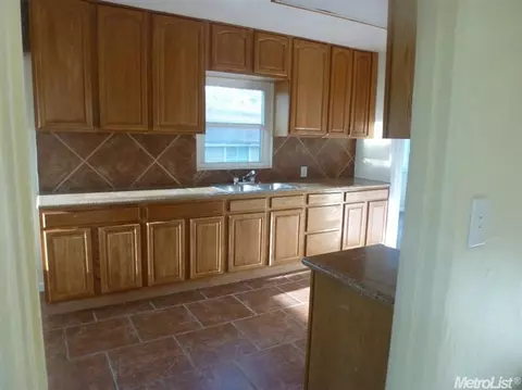 126 Pine St, Modesto, CA 95351 photo 10
