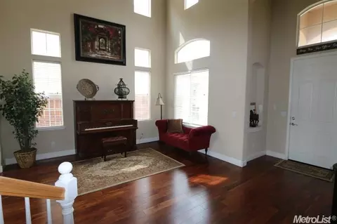 3818 Old Oak Dr, Ceres, CA 95307 photo 3