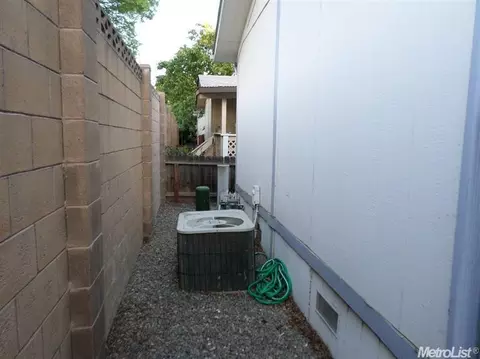 812 W Clover Rd #5, Tracy, CA 95376 photo 6