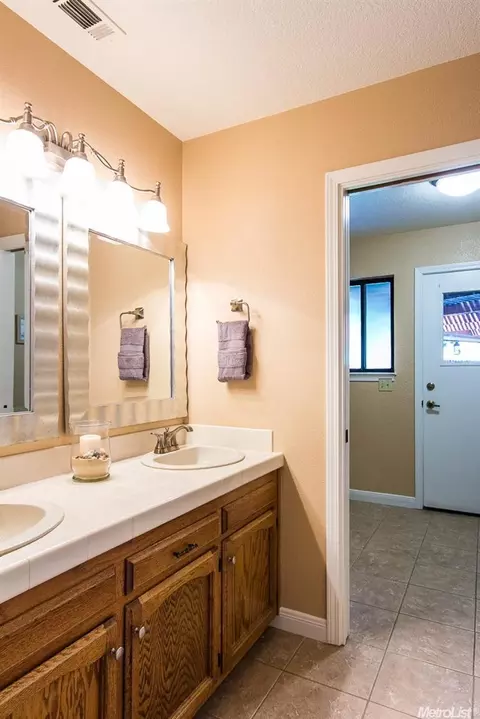 6414 Cable Ct, Orangevale, CA 95662 photo 16