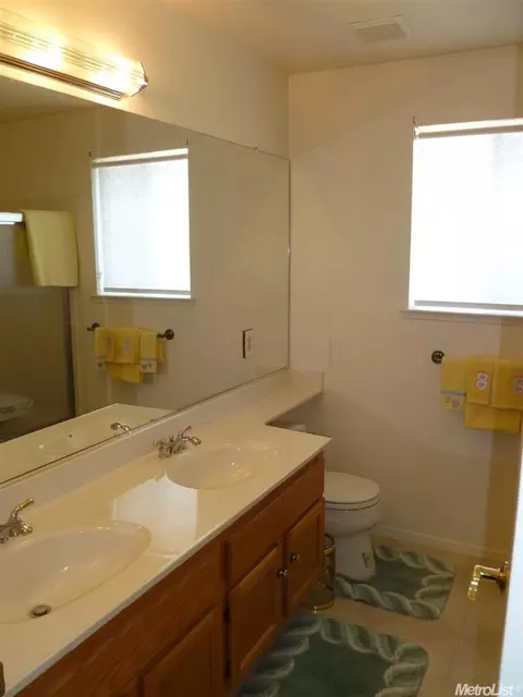 210 W Boesch Dr, Ripon, CA 95366 photo 10