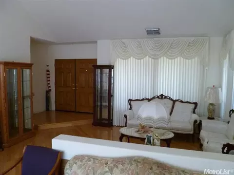 210 W Boesch Dr, Ripon, CA 95366 photo 5