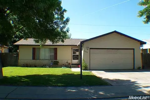 2000 Hunt Ave, Modesto, CA 95350 photo 1