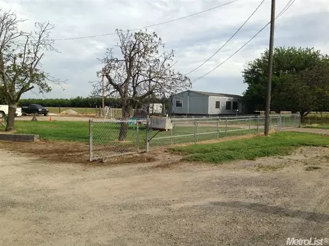418 Faust Rd, Modesto, CA 95358 photo 2