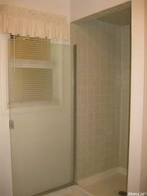 708 N School St, Lodi, CA 95240 photo 9