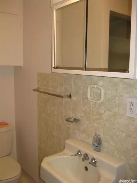 708 N School St, Lodi, CA 95240 photo 10