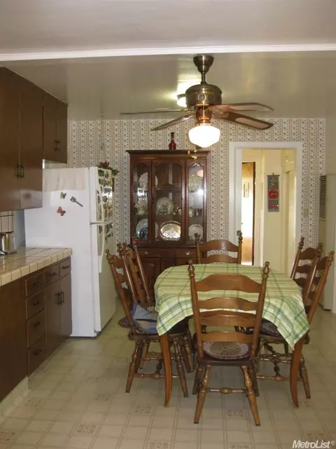 708 N School St, Lodi, CA 95240 photo 6
